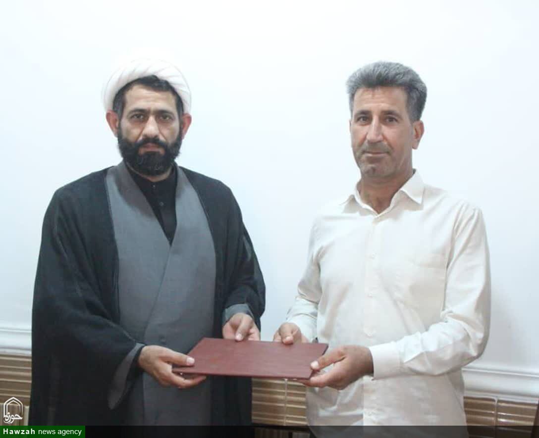 دیدار طلاب مدرسه علمیه جزائریه با خانواده شهدای روحانی شهرستان شوشتر +تصاویر