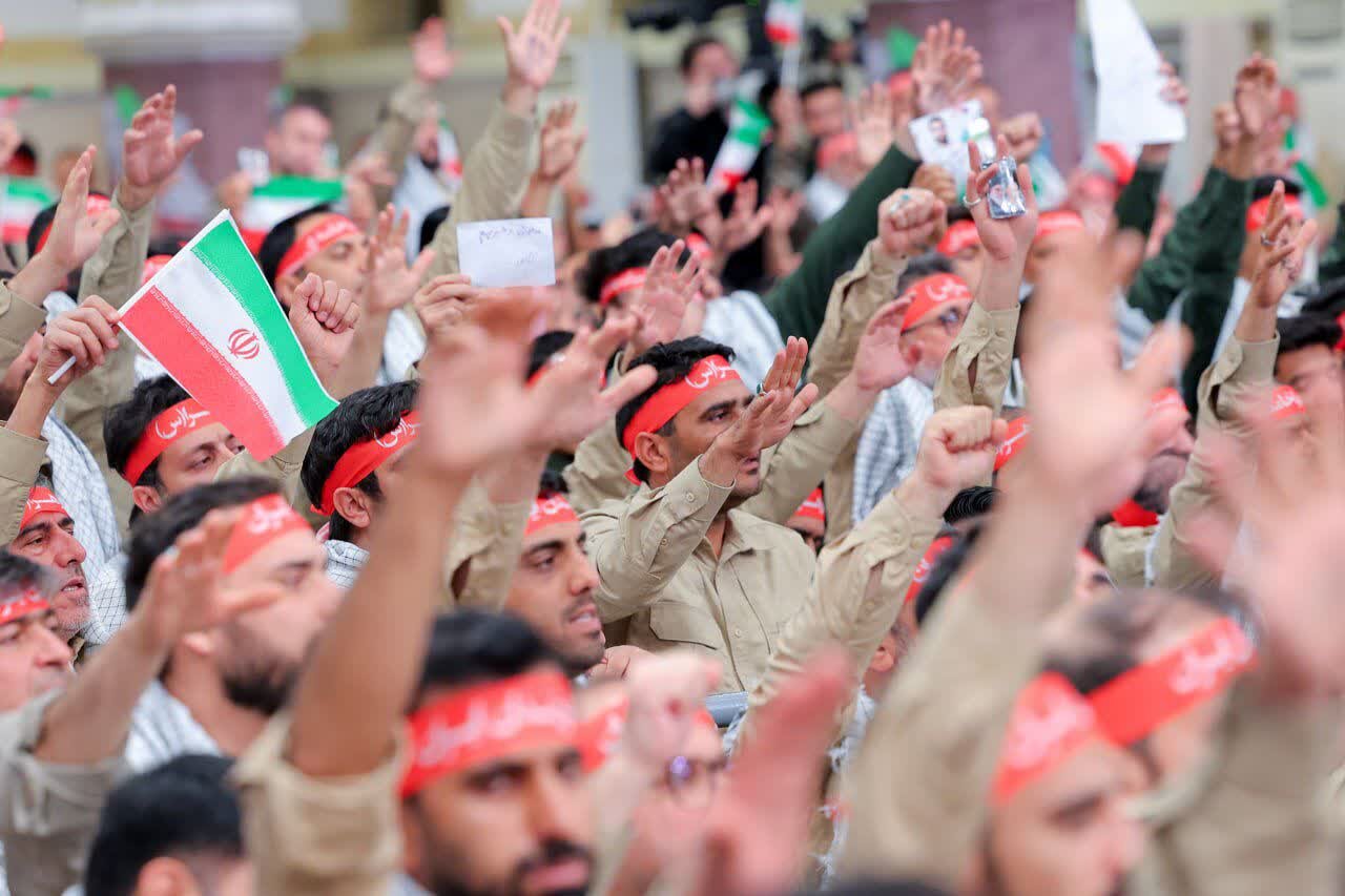 إحياء "يوم التعبئة" في طهران بمشاركة القائد العام للحرس وآلاف التعبويين + صور