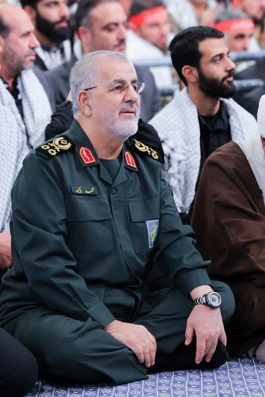 إحياء "يوم التعبئة" في طهران بمشاركة القائد العام للحرس وآلاف التعبويين + صور