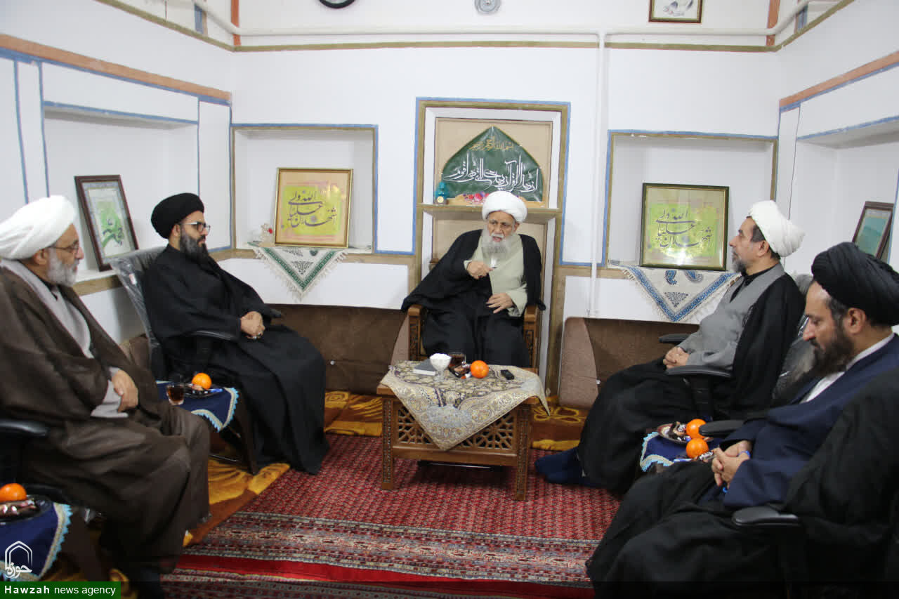 عالم واقعی کسی است که علم خود را با عمل می‌آمیزد