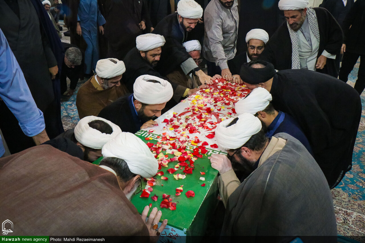 تجدید میثاق با شهید گمنام در مرکز مدیریت حوزه‌های علمیه | جوشقانیان: میدان فرهنگ رها نشود