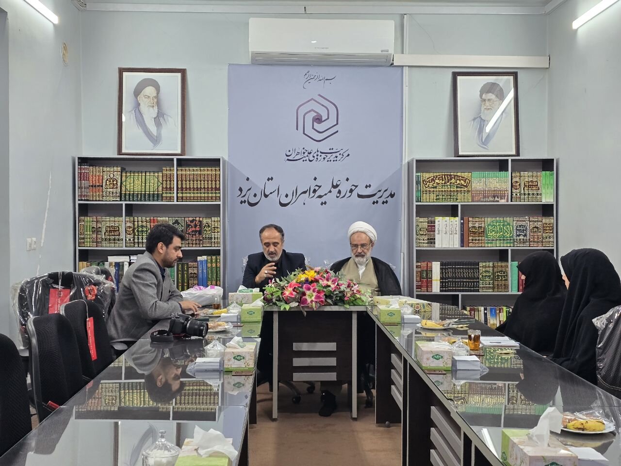 پیوند حوزه علمیه خواهران یزد و نشر هاجر در مسیر تربیت کودکان و نوجوانان+تصاویر