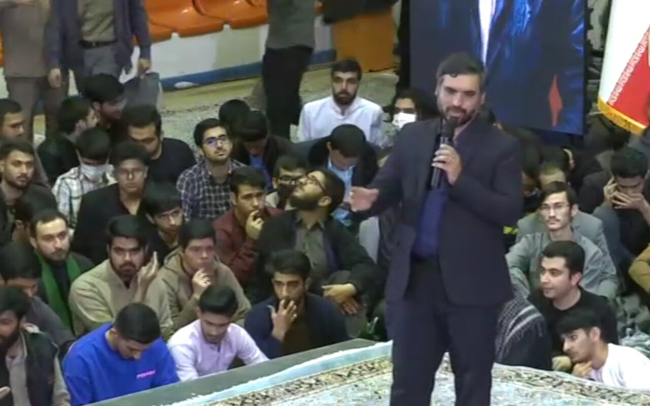 یاد شهدای دانشجو مسیر آینده علمی و فرهنگی کشور را روشن می‌کند