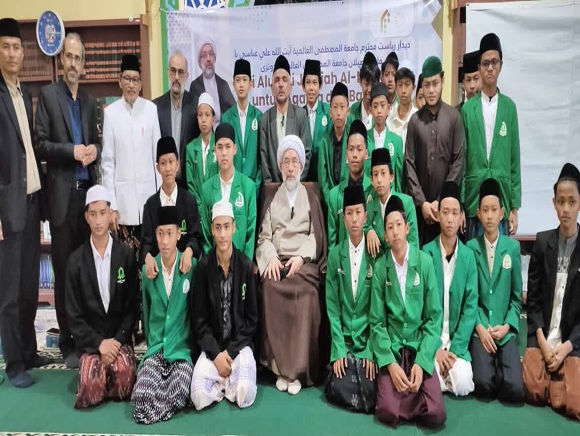 برپایی ارزش‌های الهی در جامعه، امانتی الهی و جمعی است