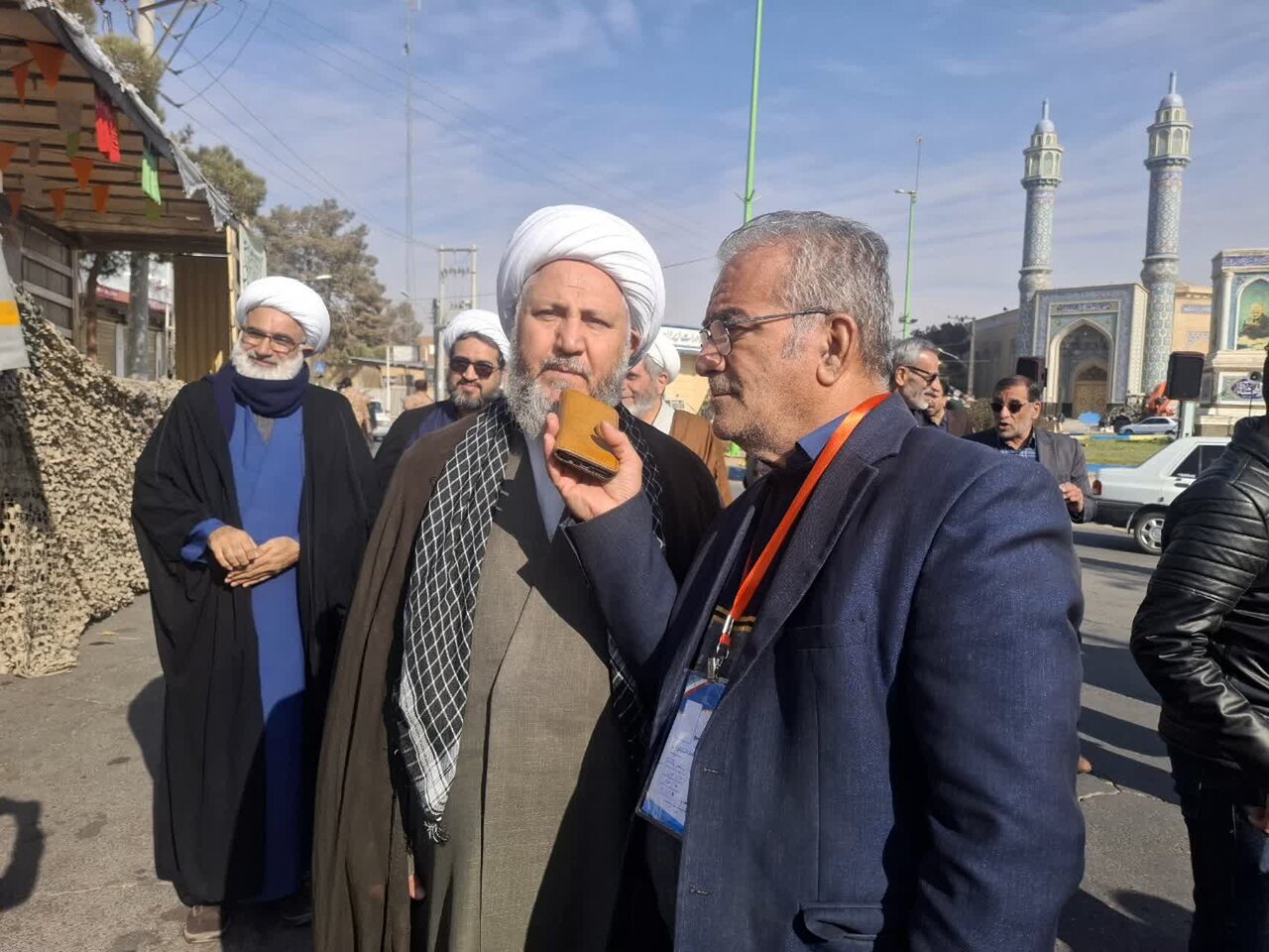 مسئولان، ما می توانیم را با عمل به مردم نشان دهند