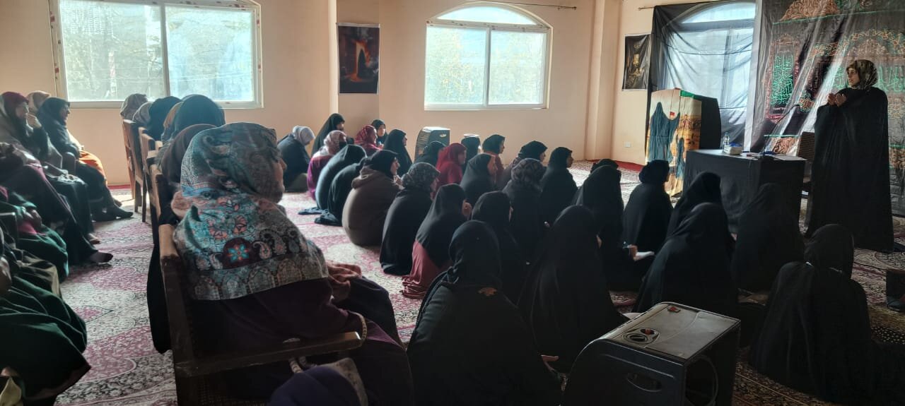 जम्मू - कश्मीर; अंजुमन आऔ चलें कर्बला के तहत आयोजित छह दिवसीय फातिमा शनासी वर्कशॉप का समापन हुआ