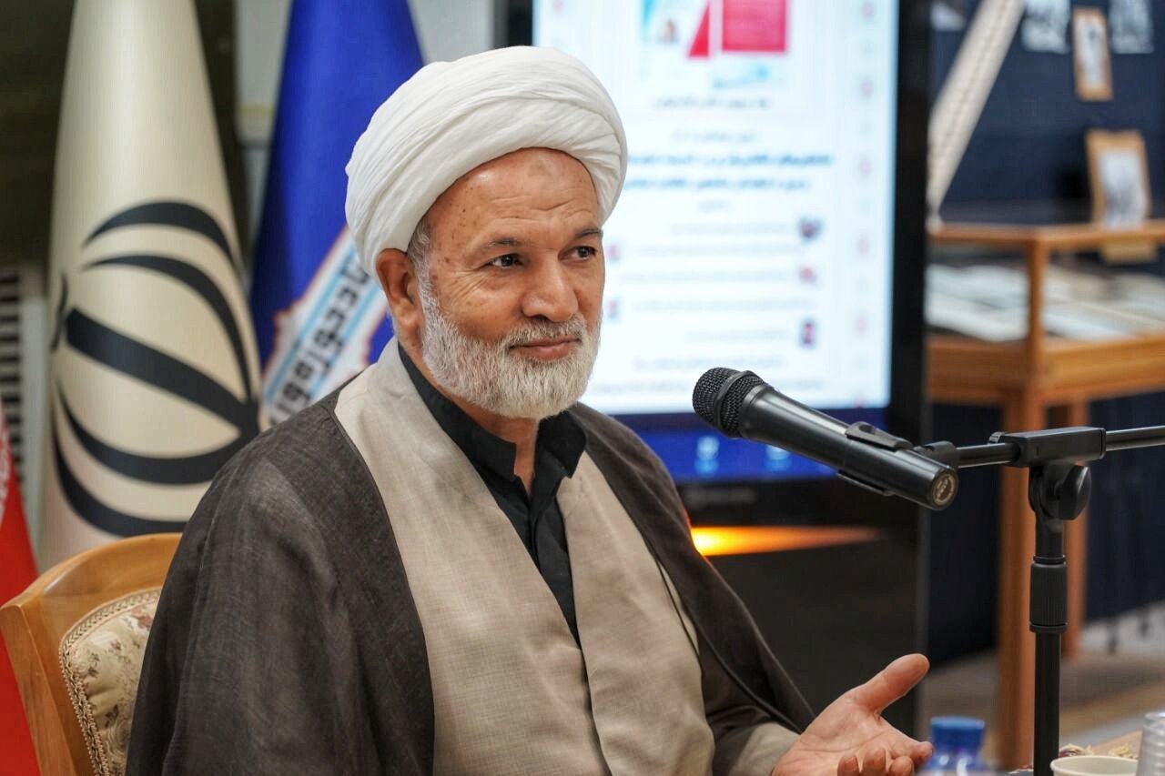 اندیشههای رهبر انقلاب برگرفته از قرآن و حدیث است