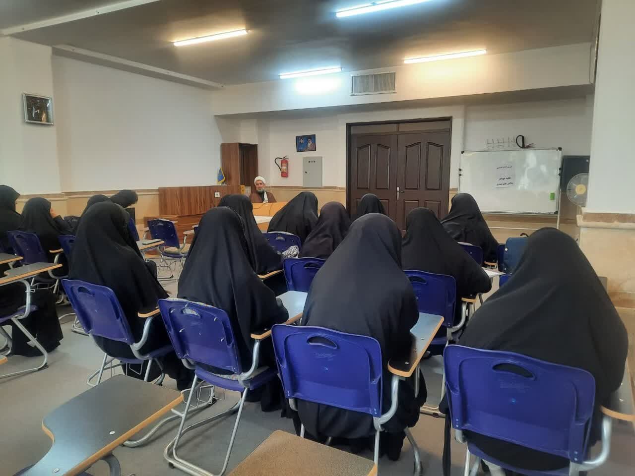 طلاب خواهر باید پاسخگوی نیازهای اساسی دختران جامعه باشند