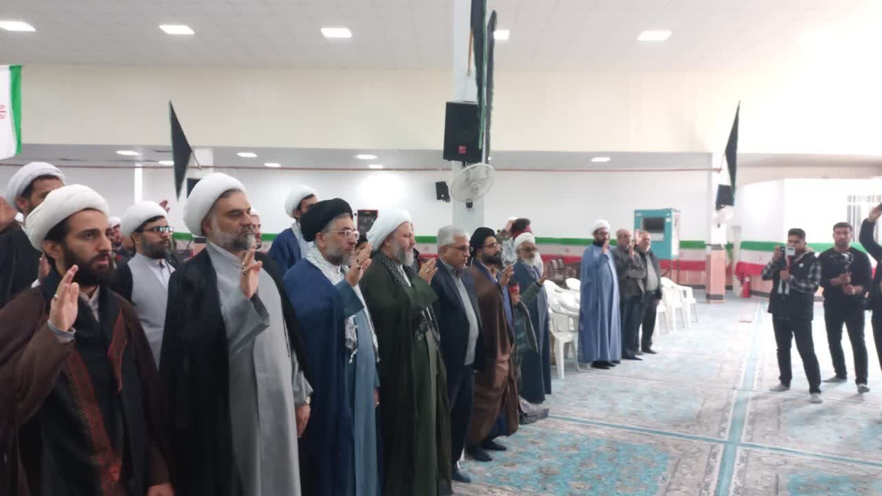 تصاویر/ حضور طلاب مدرسه علمیه المهدی (ع) در همایش بسیجیان آران و بیدگل