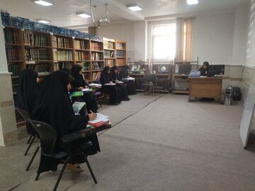 برگزاری کارگاه پژوهشی ویژه طلاب مدرسه علمیه زینبیه خرم آباد