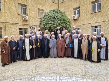 تصاویر/ برگزاری دوره تعالی۲روزه مدیران، معاونان و اساتید مدارس علمیه استان زنجان در قم