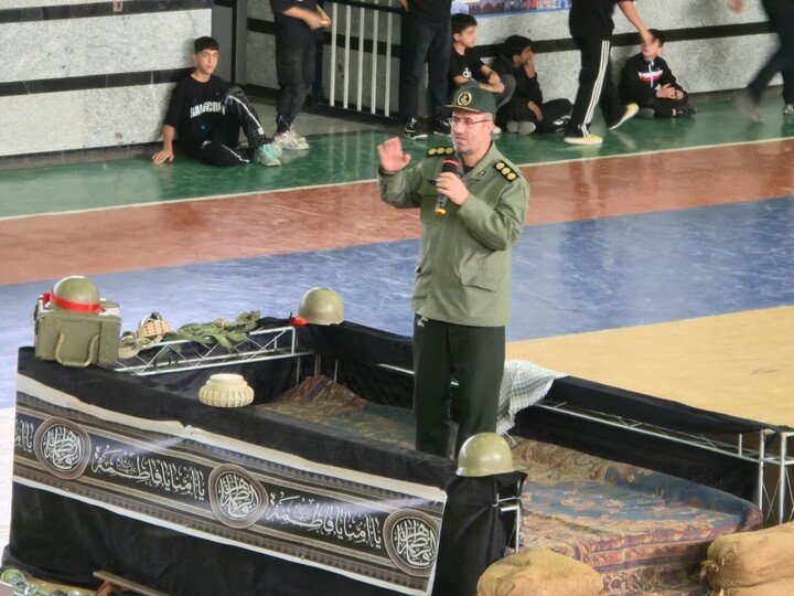 تصاویر /تجمع بزرگ بسیجیان شهرستان تویسرکان به مناسبت هفته بسیج