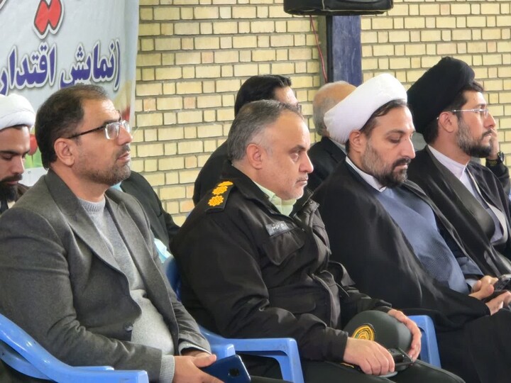 تصاویر /تجمع بزرگ بسیجیان شهرستان تویسرکان به مناسبت هفته بسیج