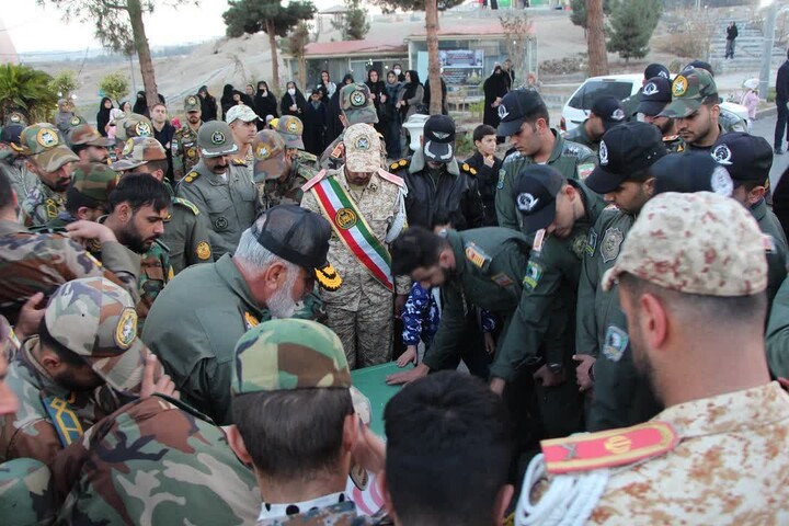 تصاویر| استقبال از پیکر شهید گمنان در مرکز هوانیروز شهید وطن پور