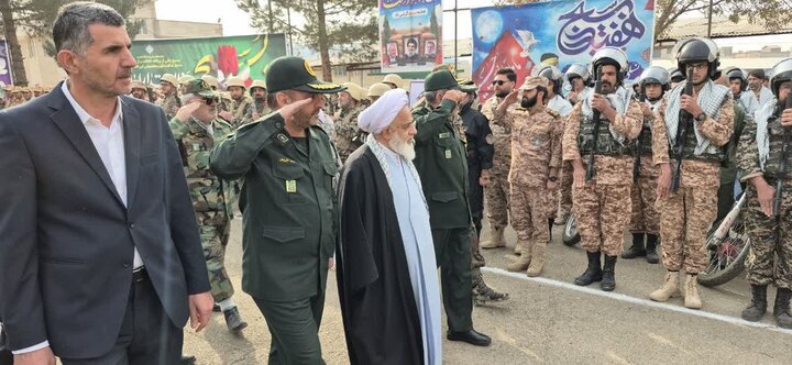 تصاویر /  مراسم گرامیداشت روز بسیج در آبیک برگزار شد.