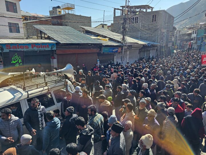 کارگل میں ایام فاطمیہ کی مناسبت سے مجالسِ عزاء اور جلوسِ عزاء برآمد