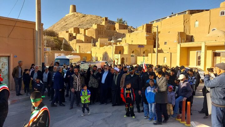 تشییع و خاکسپاری شهید گمنام در بخش انارک شهرستان نائین