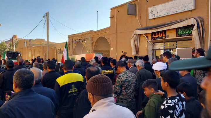 تشییع و خاکسپاری شهید گمنام در بخش انارک شهرستان نائین