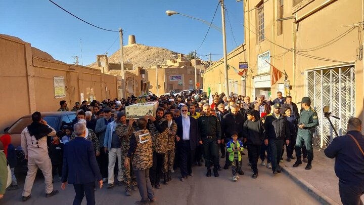 تشییع و خاکسپاری شهید گمنام در بخش انارک شهرستان نائین