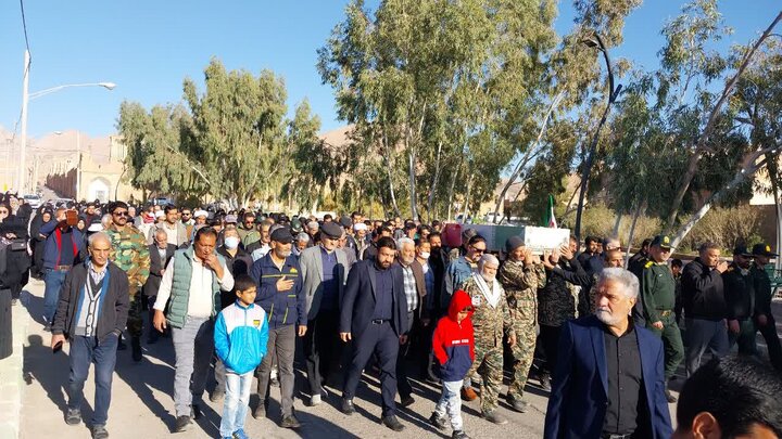 تشییع و خاکسپاری شهید گمنام در بخش انارک شهرستان نائین