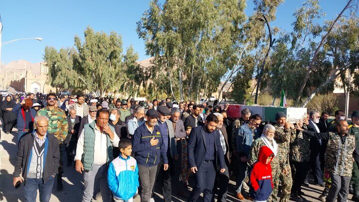 تشییع و خاکسپاری شهید گمنام در بخش انارک شهرستان نائین