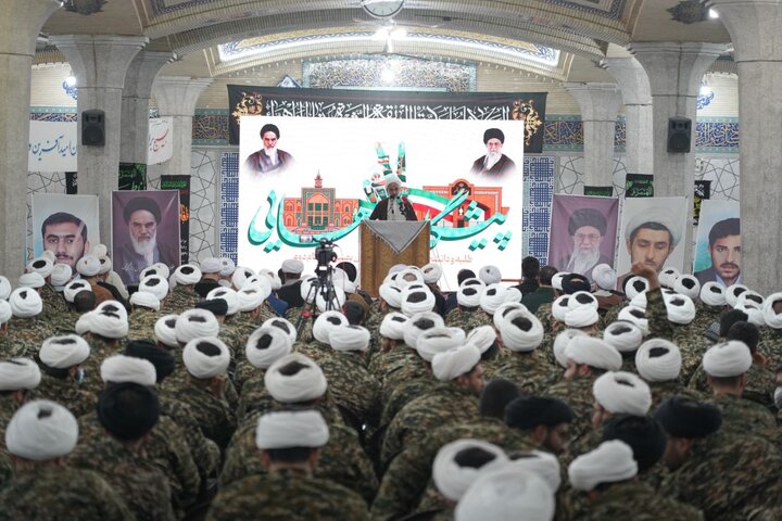 تصاویر/گردهمایی طلاب و دانشجویان بسیجی قم در آیین پیشگامان رهایی