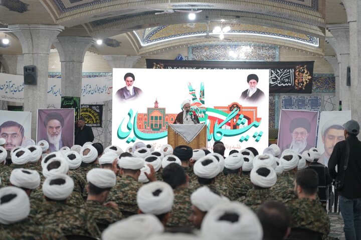 تصاویر/گردهمایی طلاب و دانشجویان بسیجی قم در آیین پیشگامان رهایی