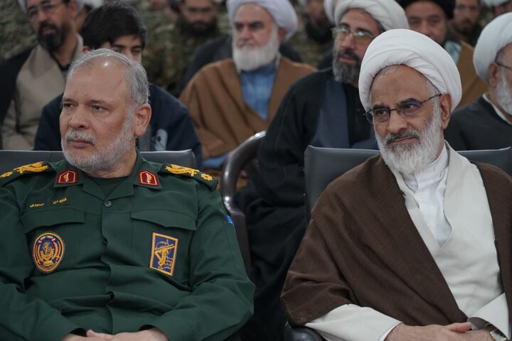 تصاویر/گردهمایی طلاب و دانشجویان بسیجی قم در آیین پیشگامان رهایی