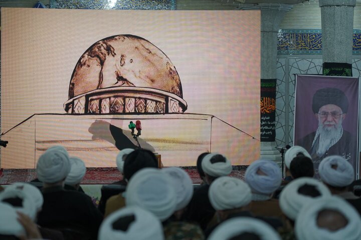 تصاویر/گردهمایی طلاب و دانشجویان بسیجی قم در آیین پیشگامان رهایی