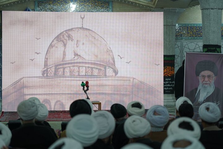 تصاویر/گردهمایی طلاب و دانشجویان بسیجی قم در آیین پیشگامان رهایی