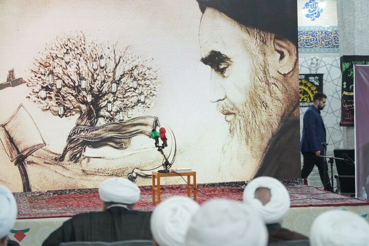 تصاویر/گردهمایی طلاب و دانشجویان بسیجی قم در آیین پیشگامان رهایی