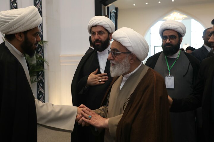 تصاویر برگزاری کنگره بین المللی آیت الله العظمی نائینی در نجف اشرف