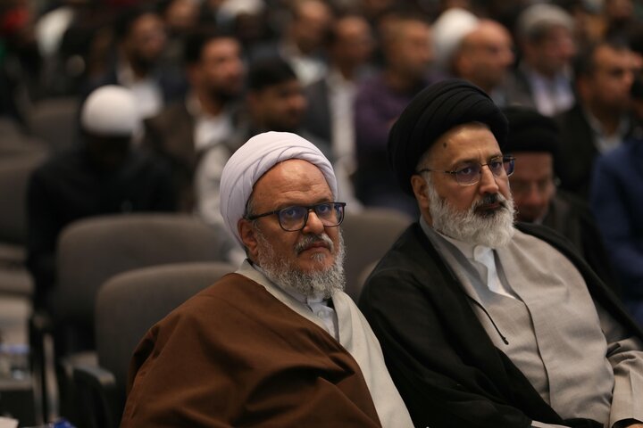 تصاویر برگزاری کنگره بین المللی آیت الله العظمی نائینی در نجف اشرف