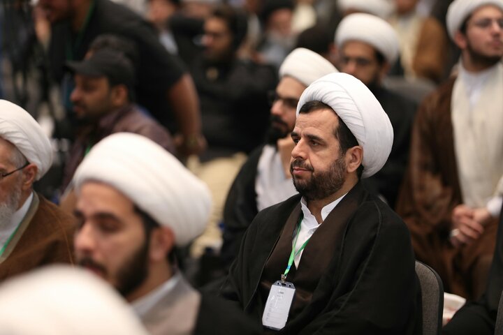 تصاویر برگزاری کنگره بین المللی آیت الله العظمی نائینی در نجف اشرف