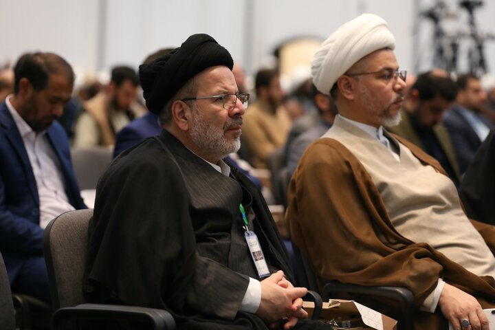 تصاویر برگزاری کنگره بین المللی آیت الله العظمی نائینی در نجف اشرف