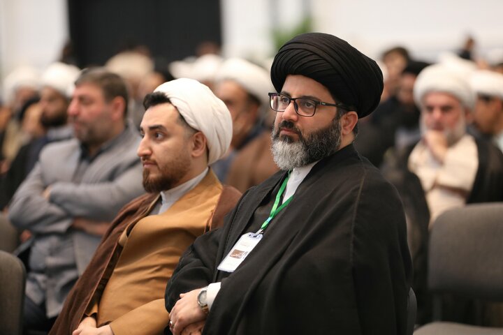 تصاویر برگزاری کنگره بین المللی آیت الله العظمی نائینی در نجف اشرف