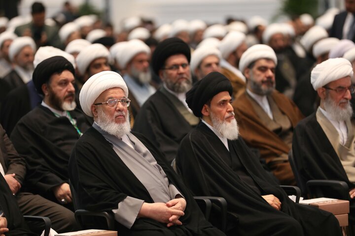 تصاویر برگزاری کنگره بین المللی آیت الله العظمی نائینی در نجف اشرف