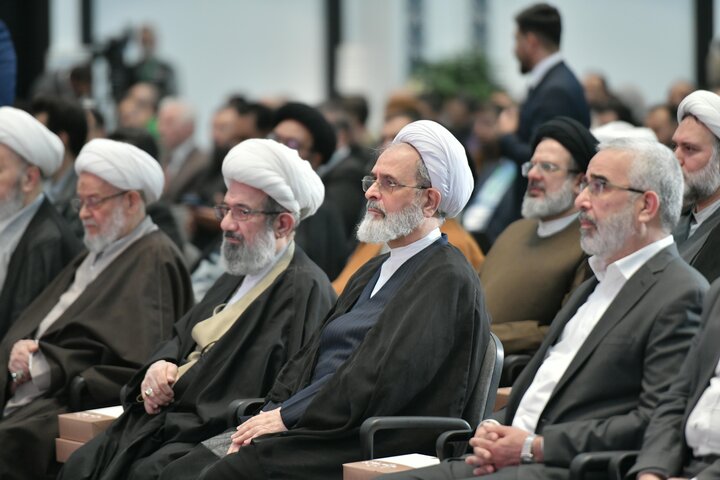 تصاویر برگزاری کنگره بین المللی آیت الله العظمی نائینی در نجف اشرف