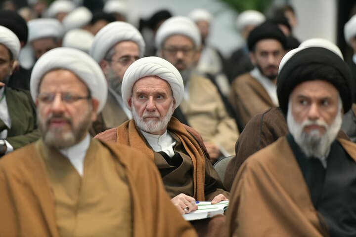 تصاویر برگزاری کنگره بین المللی آیت الله العظمی نائینی در نجف اشرف