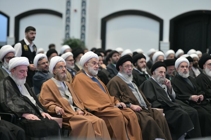 تصاویر برگزاری کنگره بین المللی آیت الله العظمی نائینی در نجف اشرف