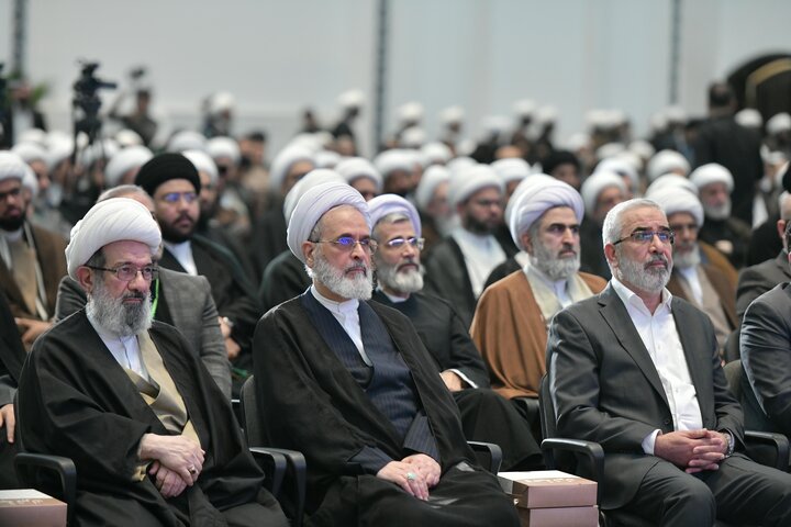 تصاویر برگزاری کنگره بین المللی آیت الله العظمی نائینی در نجف اشرف