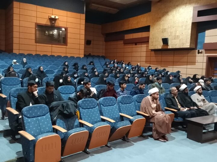 جلسه تدبر در قرآن کریم در بم
