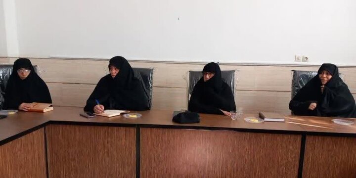 تصاویر/ حضور مدیر و معاونان حوزه علمیه خواهران استان کرمان در مدرسه ریحانه النبی رفسنجان