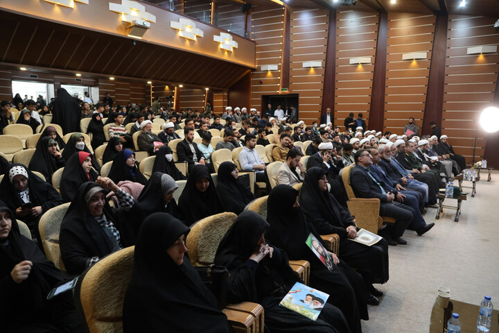 تصاویر / گردهمایی دانشجویان و طلاب بسیجی، پیشگامــان رهــایی