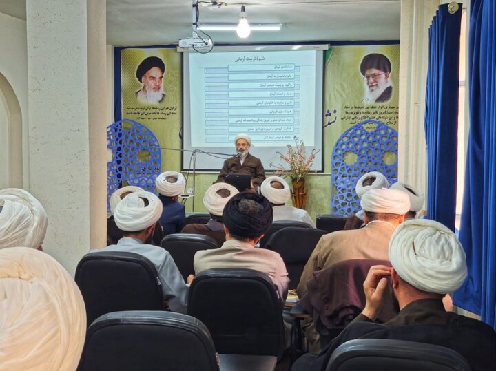 تصاویر/ برگزاری دوره تعالی۲روزه مدیران،معاونان و اساتید مدارس علمیه استان زنجان در قم