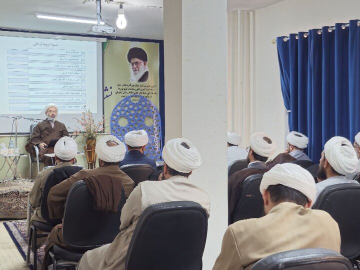 تصاویر/ برگزاری دوره تعالی۲روزه مدیران،معاونان و اساتید مدارس علمیه استان زنجان در قم