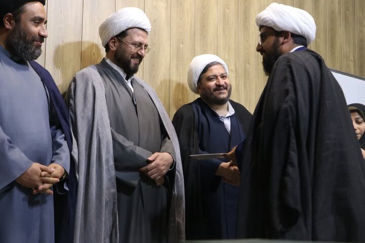 تصاویر/آیین تکریم و معارفه معاون فرهنگی و تبلیغ اداره کل تبلیغات استان مرکزی