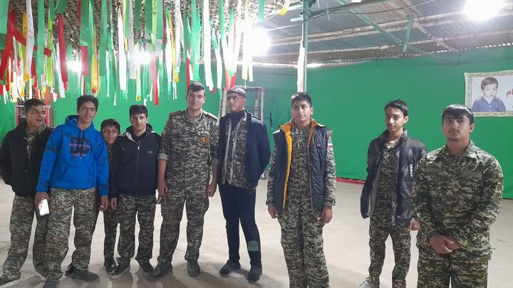 تصاویر/ گل افشانی و غبار روبی گلزارهای شهدای شهرستان آران و بیدگل