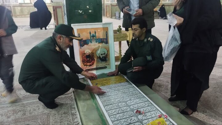 تصاویر/ گل افشانی و غبار روبی گلزارهای شهدای شهرستان آران و بیدگل