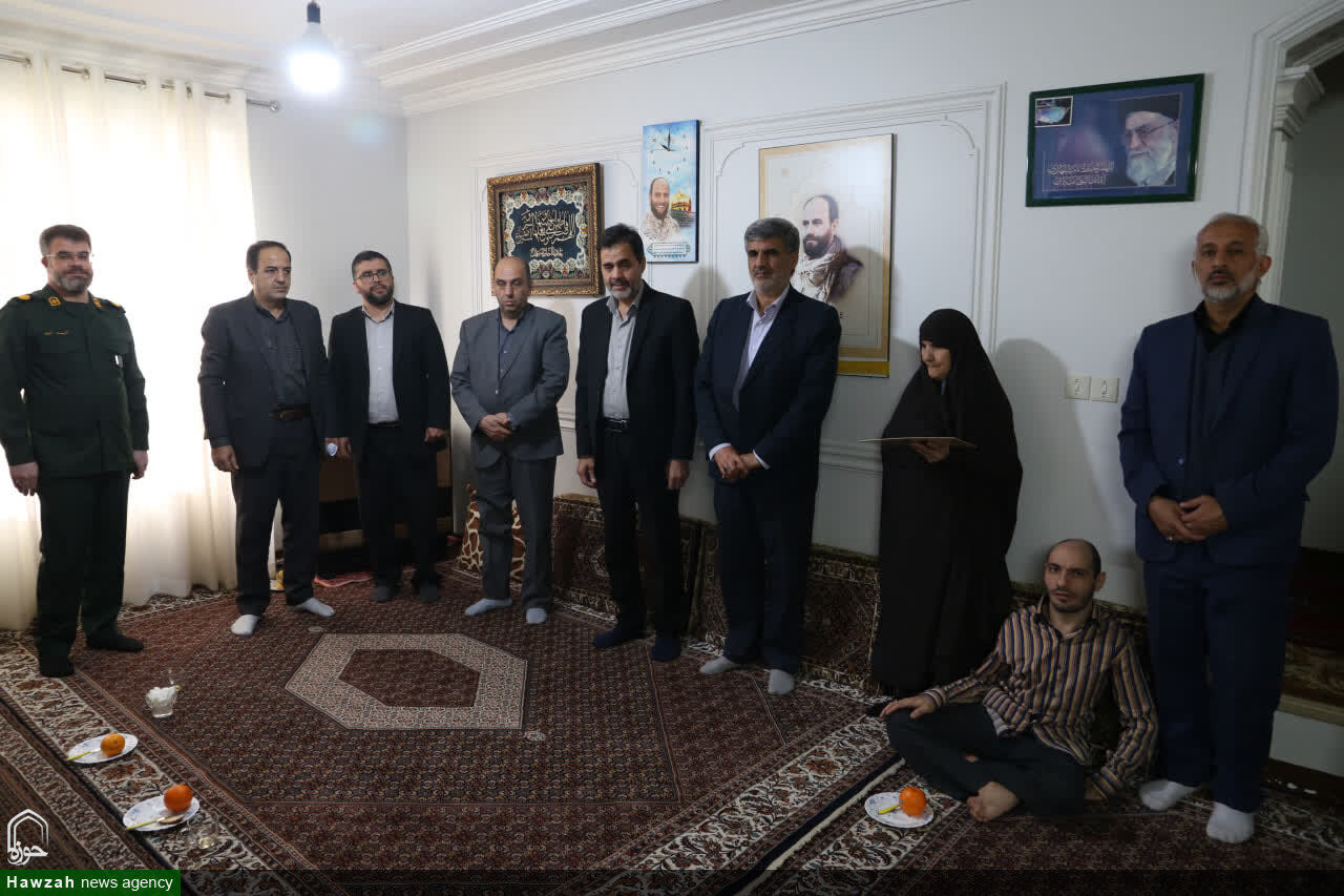 خدمت به خانواده شهدا وظیفه‌ای شرعی و انقلابی است+عکس